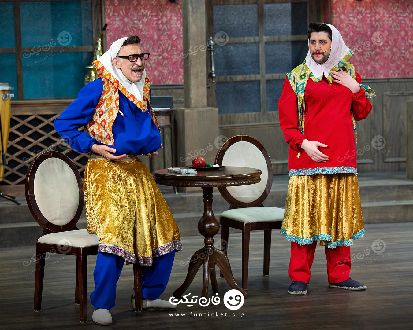 گالری تئاتر پیتزا قورمه سبزی