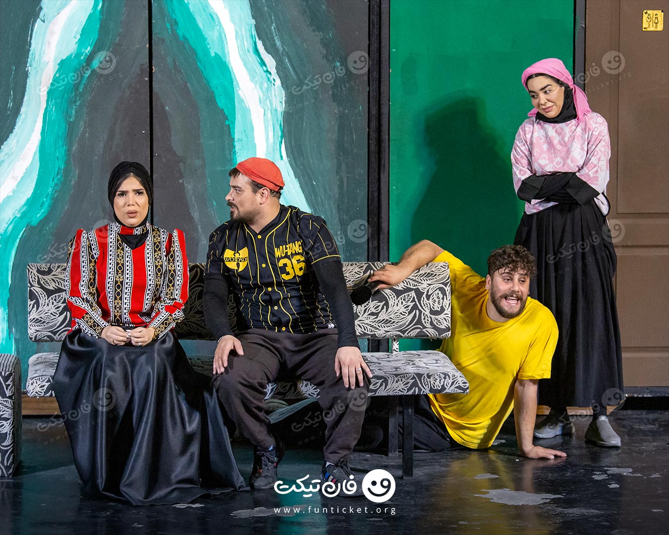 گالری تئاتر مانی کور