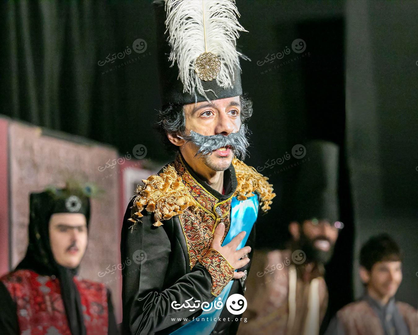 گالری تئاتر یک ایرانی در فضا