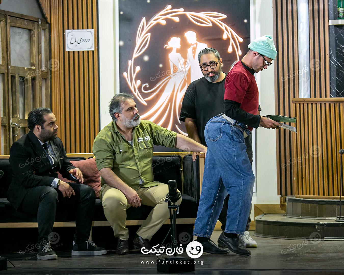 گالری تئاتر تو فقط بخند