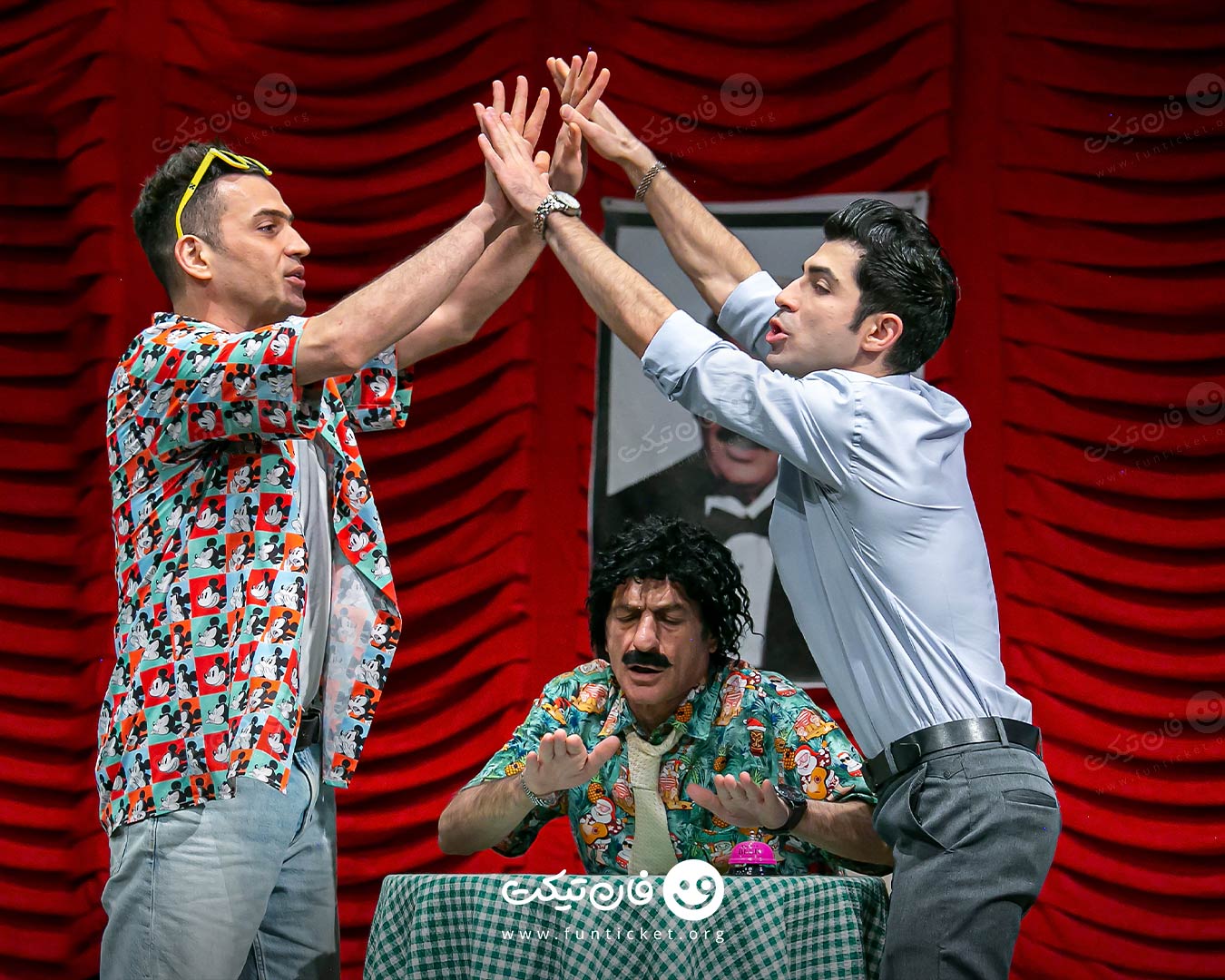 گالری تئاتر تهران استانبول