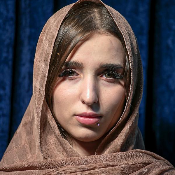 نگین عبدی