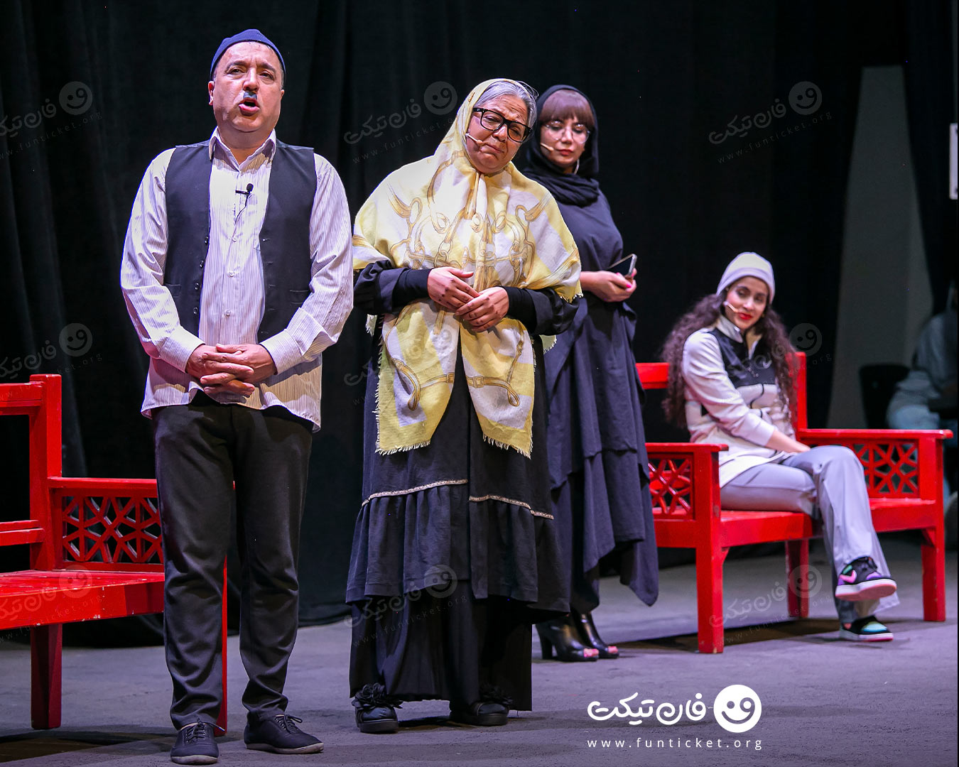گالری تئاتر خانه سالمندان بانوان