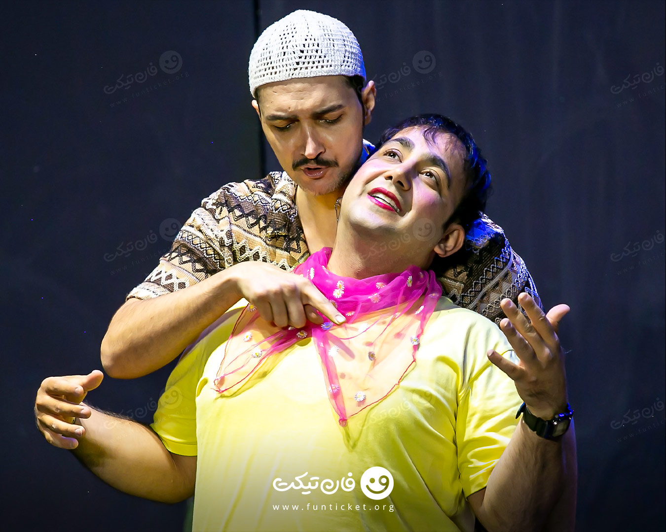 گالری تئاتر اتاق پرو