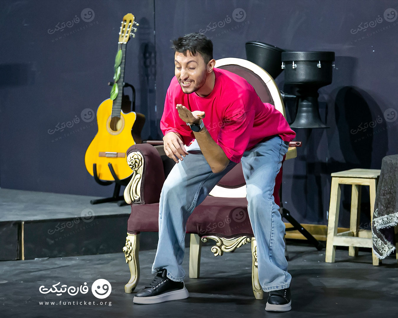 گالری تئاتر اتاق پرو