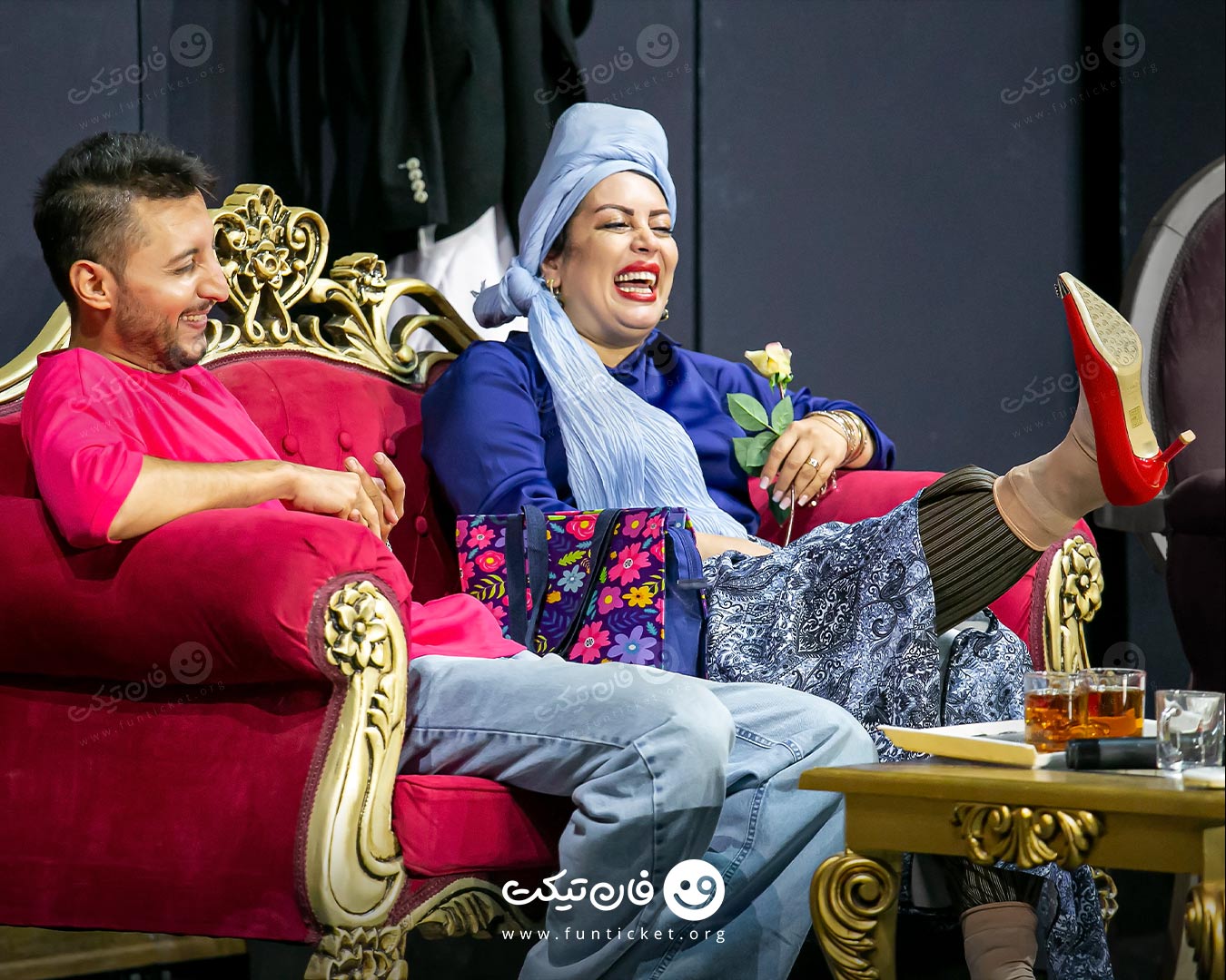 گالری تئاتر اتاق پرو
