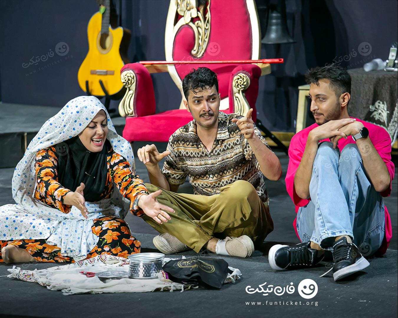 گالری تئاتر اتاق پرو