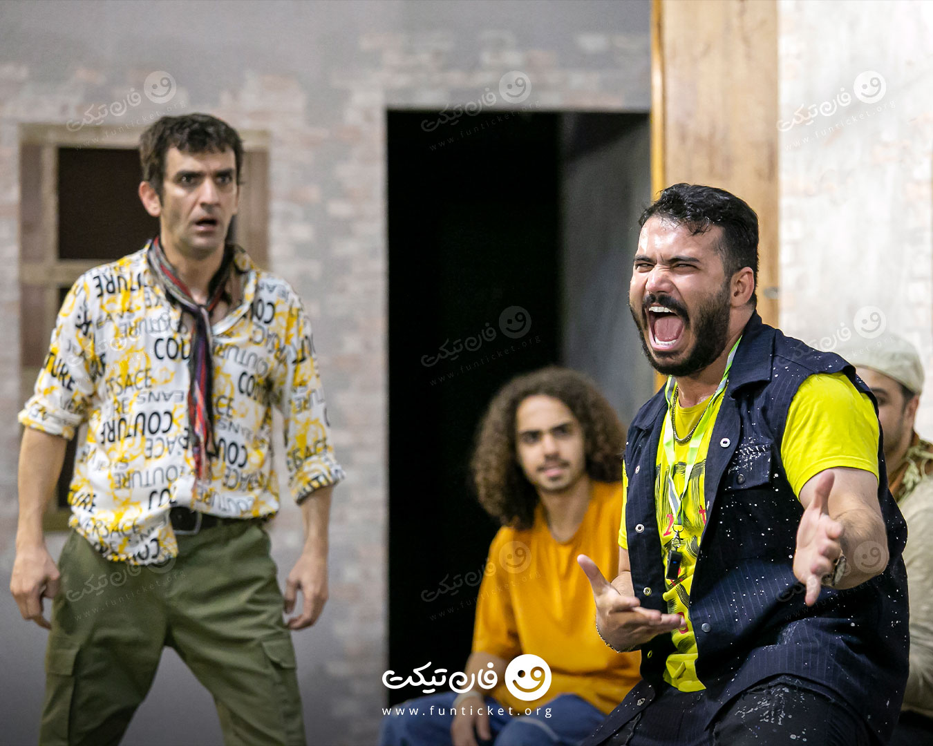 گالری تئاتر پیر پدر