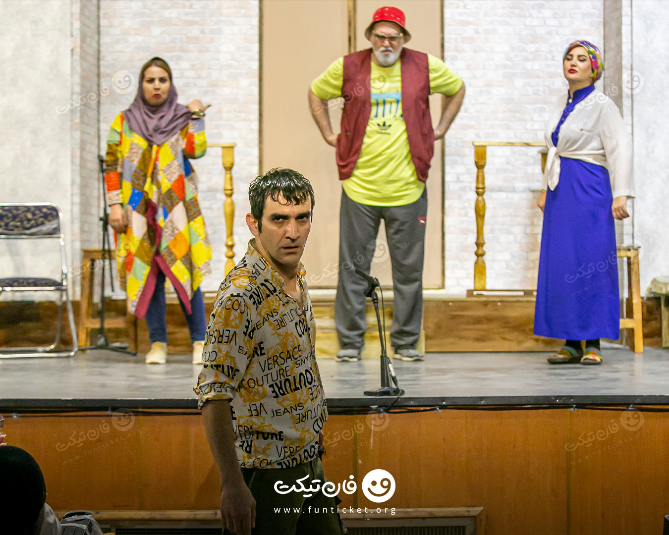 گالری تئاتر پیر پدر