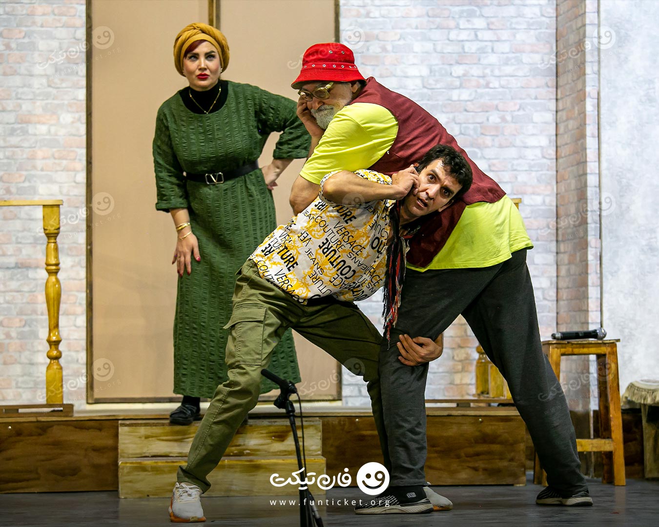 گالری تئاتر پیر پدر