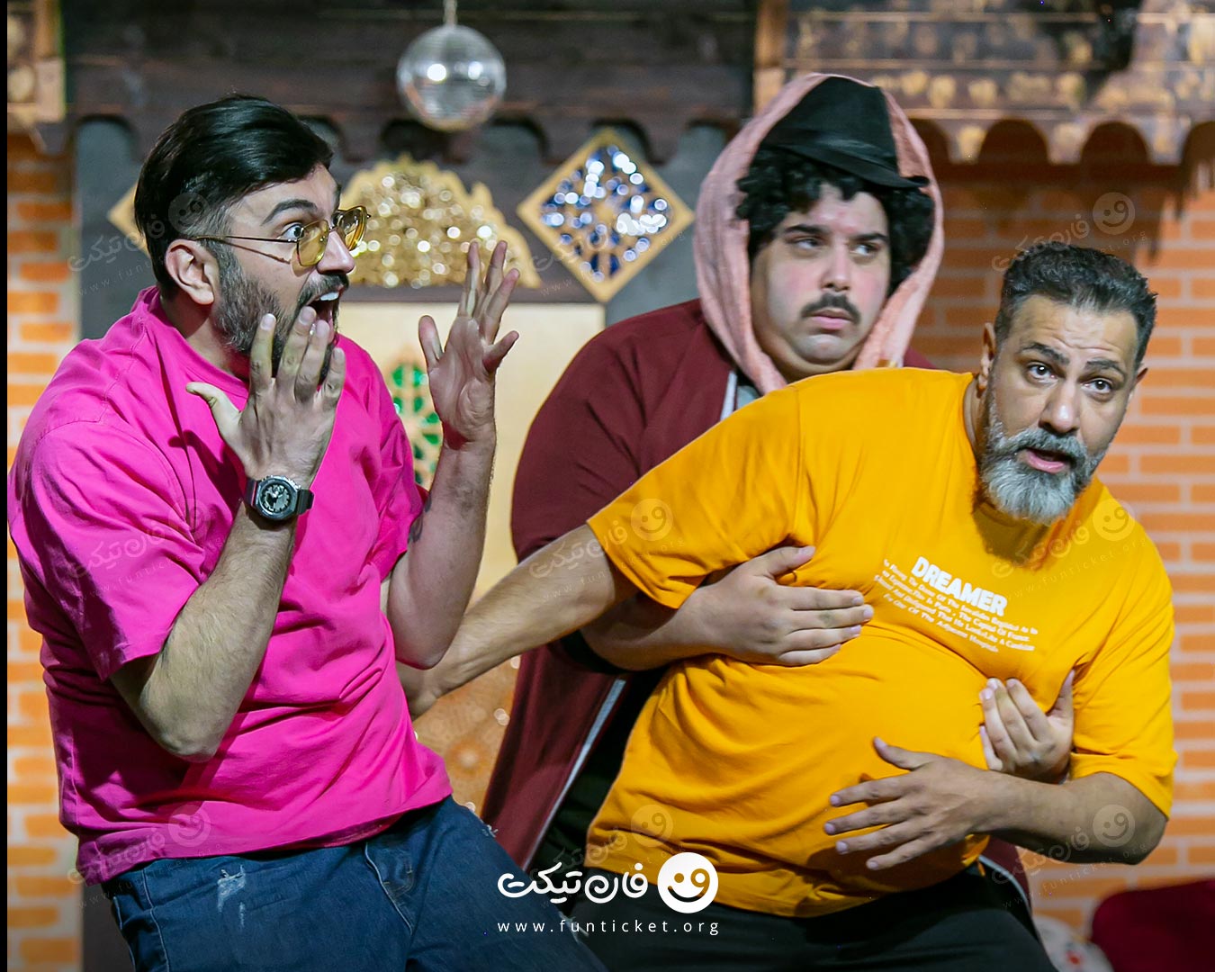 گالری تئاتر باغ پلاس