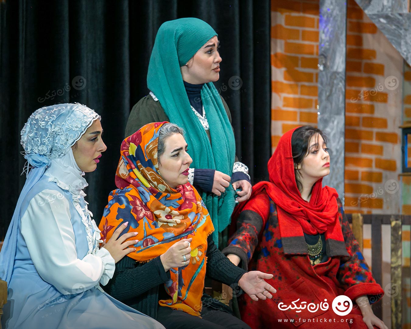 گالری تئاتر باغ پلاس