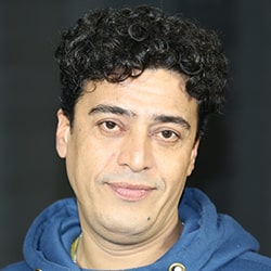 امیر مومنی
