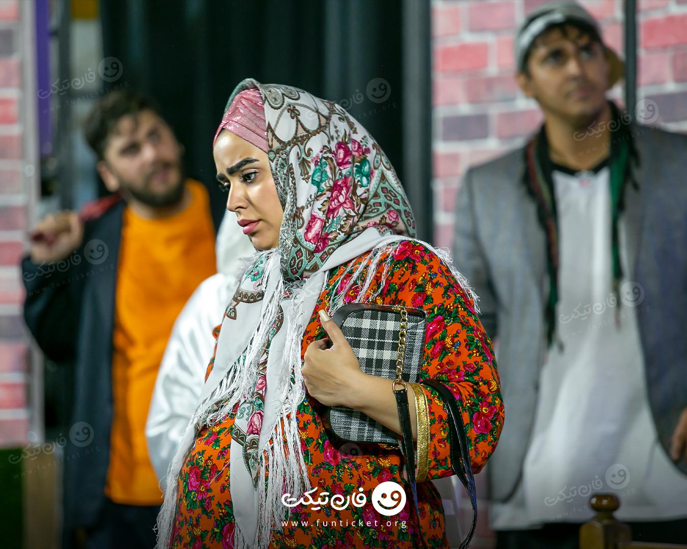 گالری تئاتر دوسیب یخ